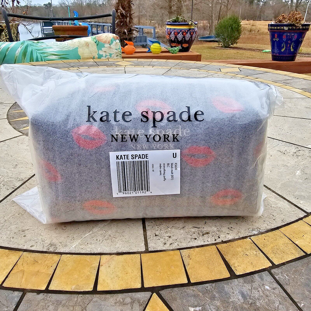 kate spade- Little Better- Everything Puffy- Medium Cosmetics Case- Black- NWT