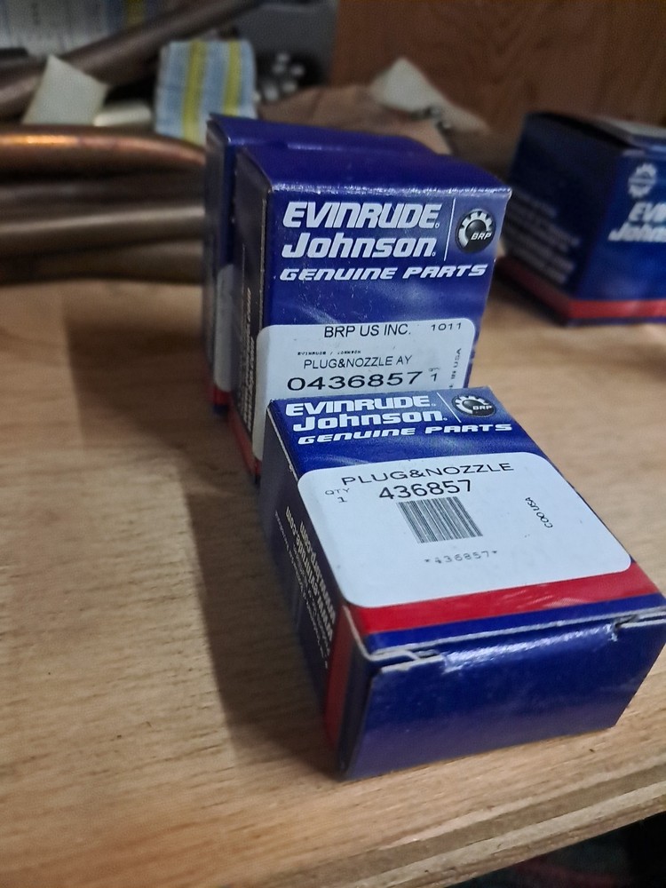 Johnson Evinrude OMC 436857 Plug And Nozzle Assembly