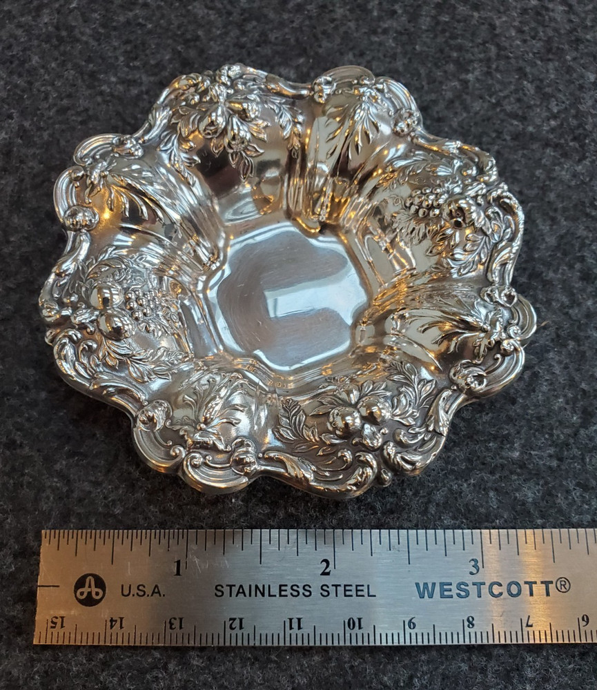 Reed & Barton - Francis I - Sterling Silver Nut Dish, Fruit Variant X569