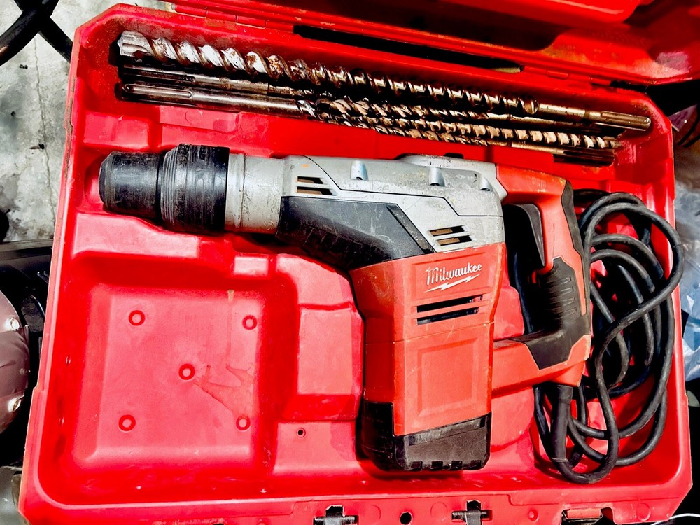 milwaukee rotary hammer drill With Case And Manual. Includes 6 Bits