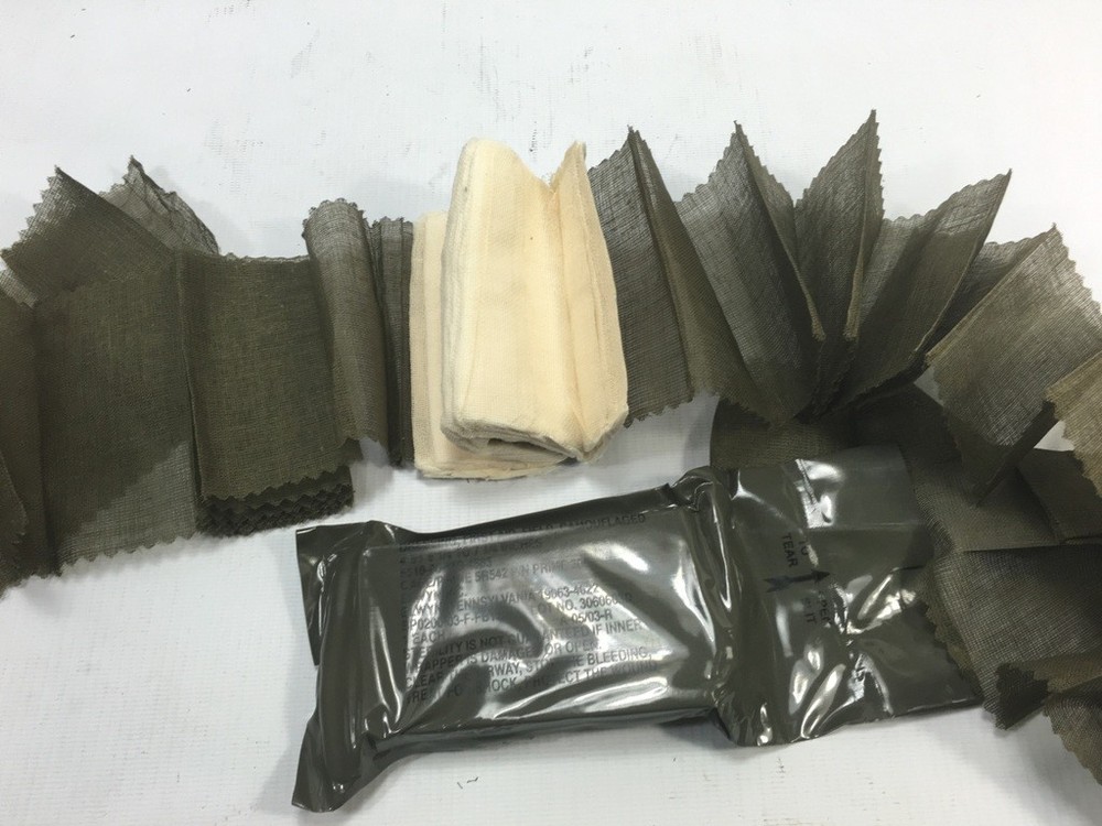 US Individual First Aid Dressing Camo