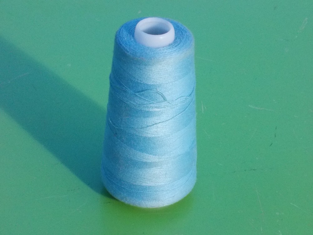 OVERLOCK THREAD SPOOL 100% SPUN POLYESTER 3000 YDS PRICED SEW RIGHT SKY BLUE