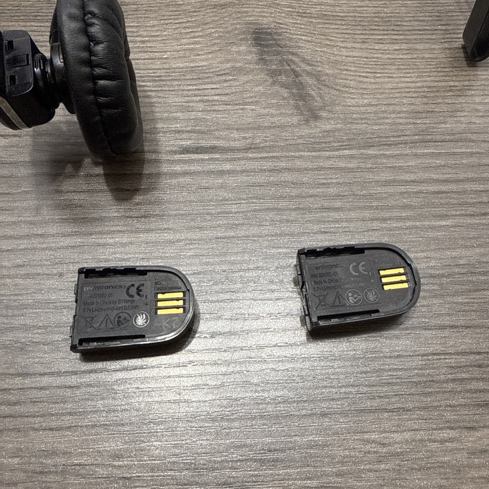 Plantronics WH500 Headset, Charge Base, 2 Batteries