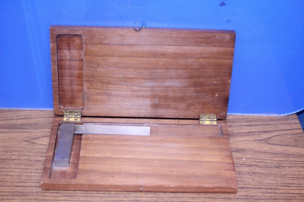 Vintage Harris Tool Wood Case