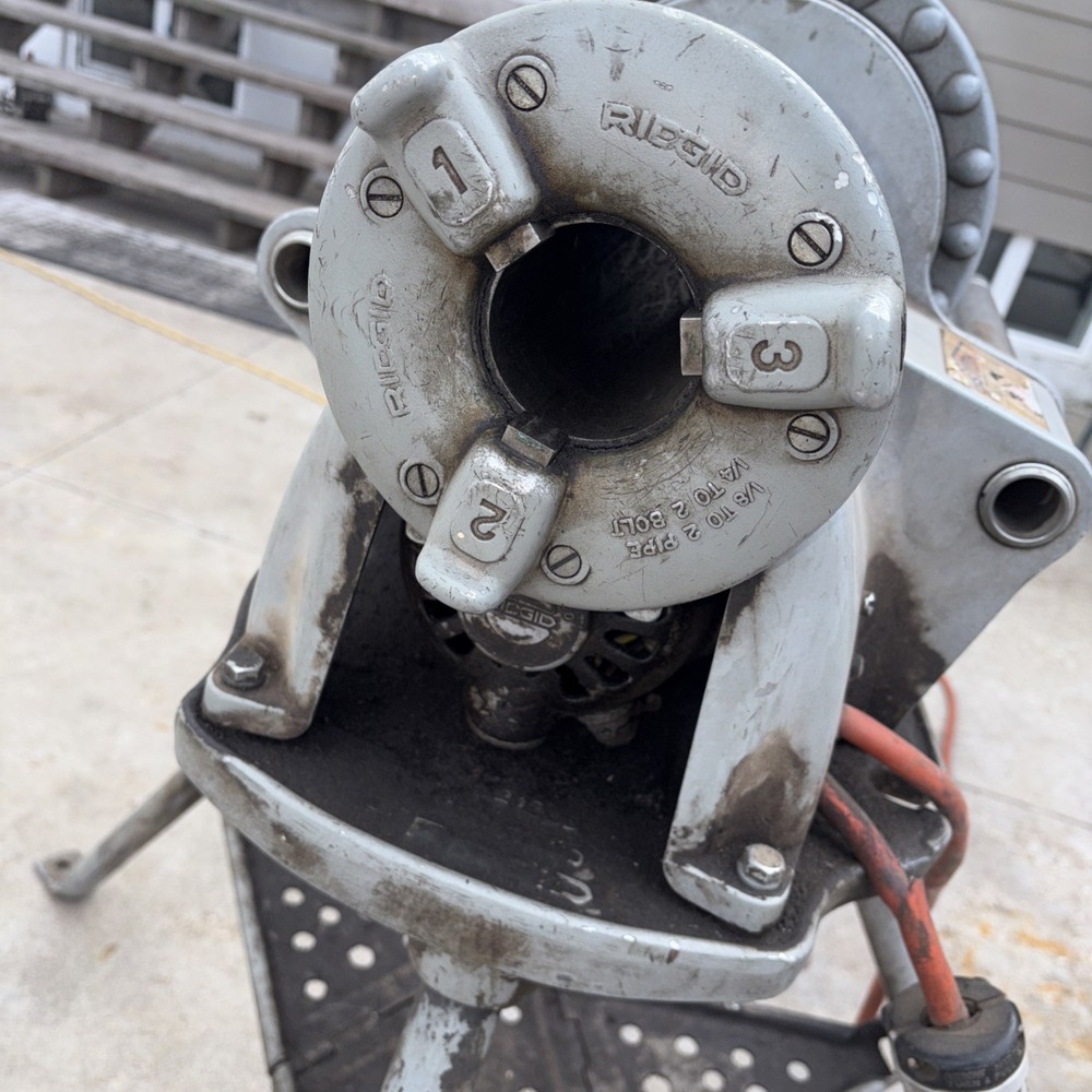 RIDGID 300 PIPE THREADING MACHINE + FOOT SWITCH & CARRIAGE/ TESTED/WORKS