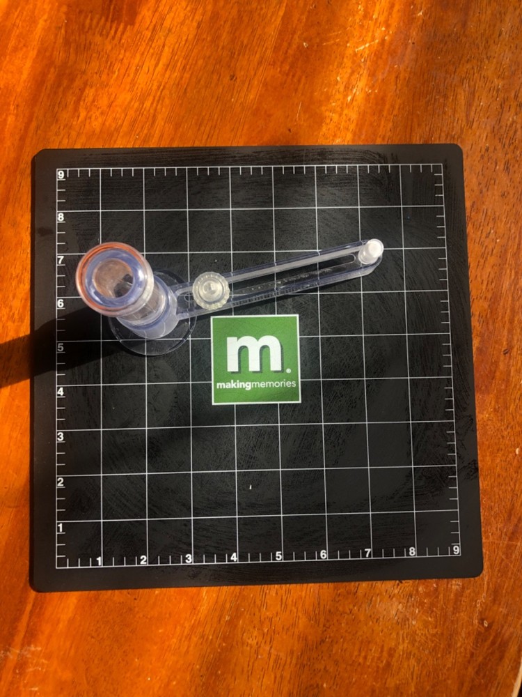 Making Memories Circle Cutter & Mat Cuts Circles