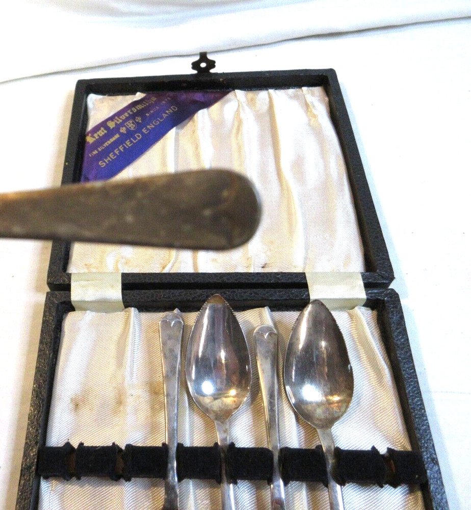 KENT SILVERSMITHS~SHEFFIELD ENGLAND~SILVERPLATED 4 GRAPEFRUIT SPOONS & SUGAR