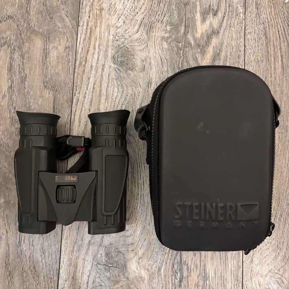 Steiner Predator Pro 10x26 Binoculars with Case