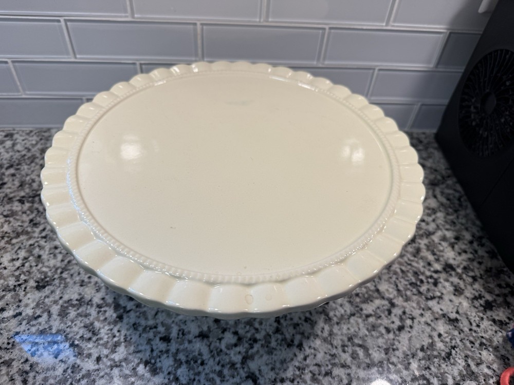 Elegant White Cake Stand