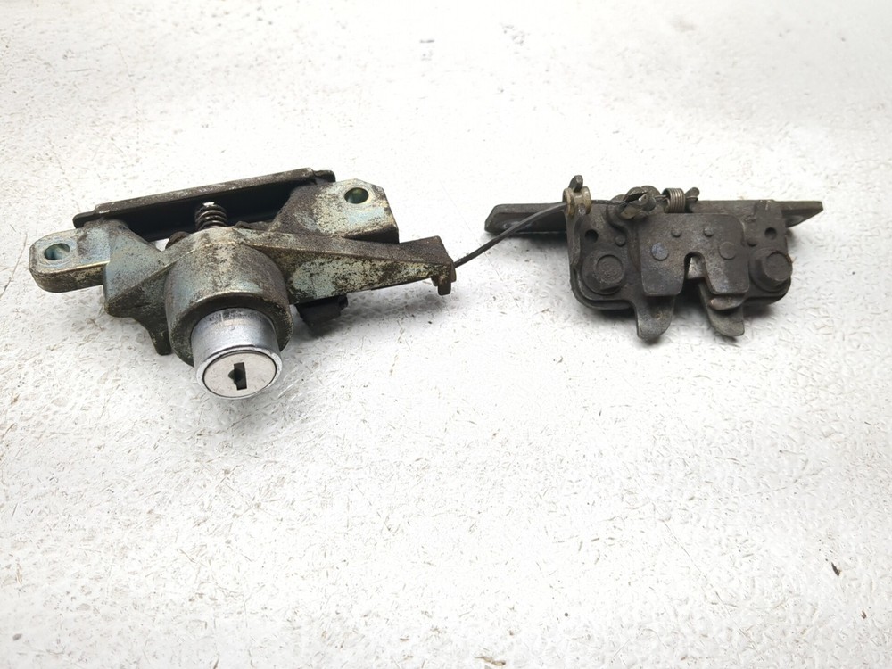 08-17 Victory Vision Deluxe Ignition Lock Set With Key