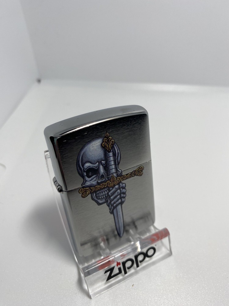 Zippo Skull & Sword design Lighter