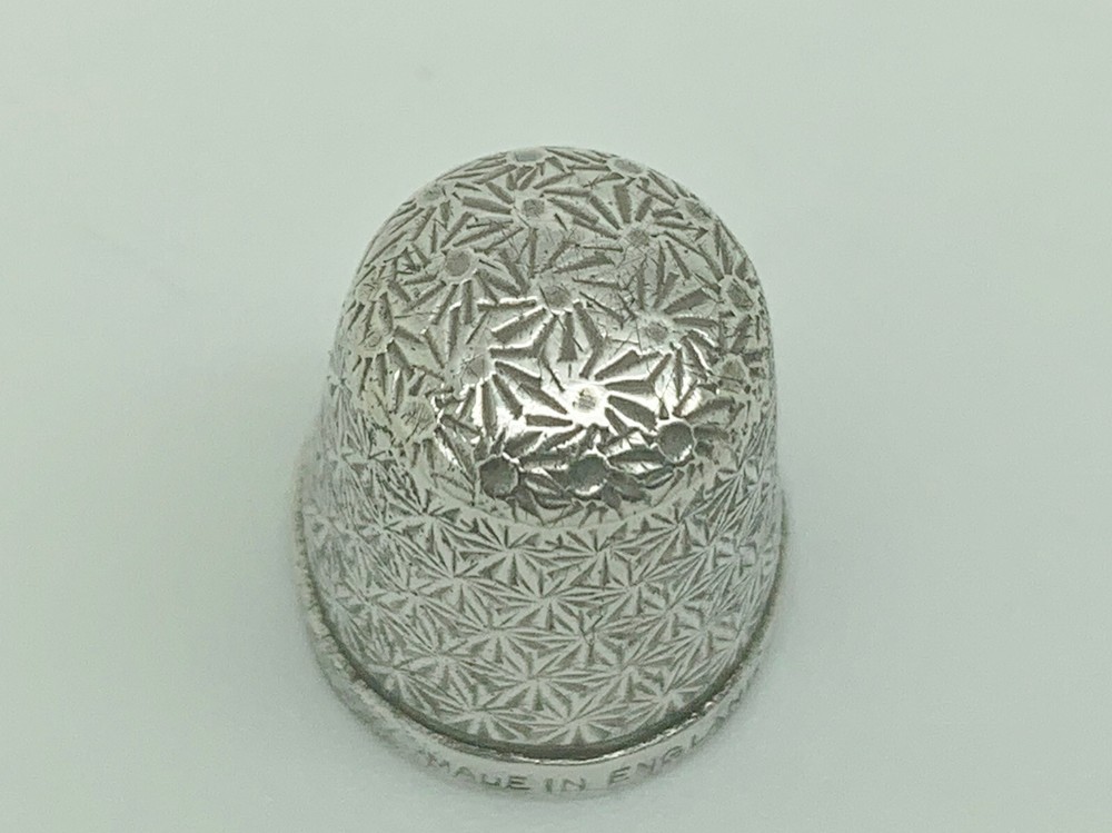 Antique English Sterling Silver Traditional Pattern Thimble - Size 16