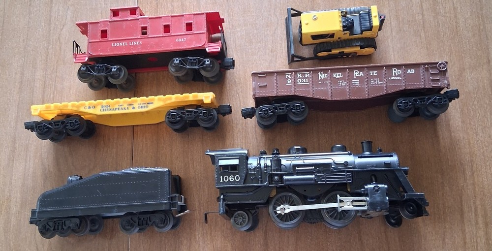 Lionel Set with 1060 Loco