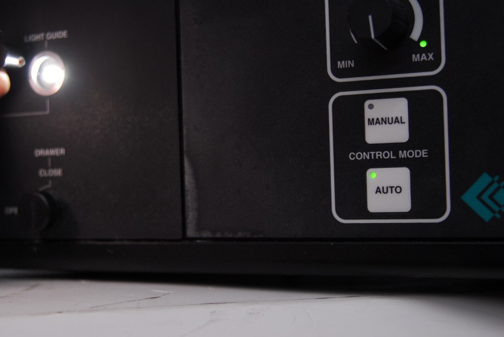 Linvatec Intravision 8425A Automatic Light Source