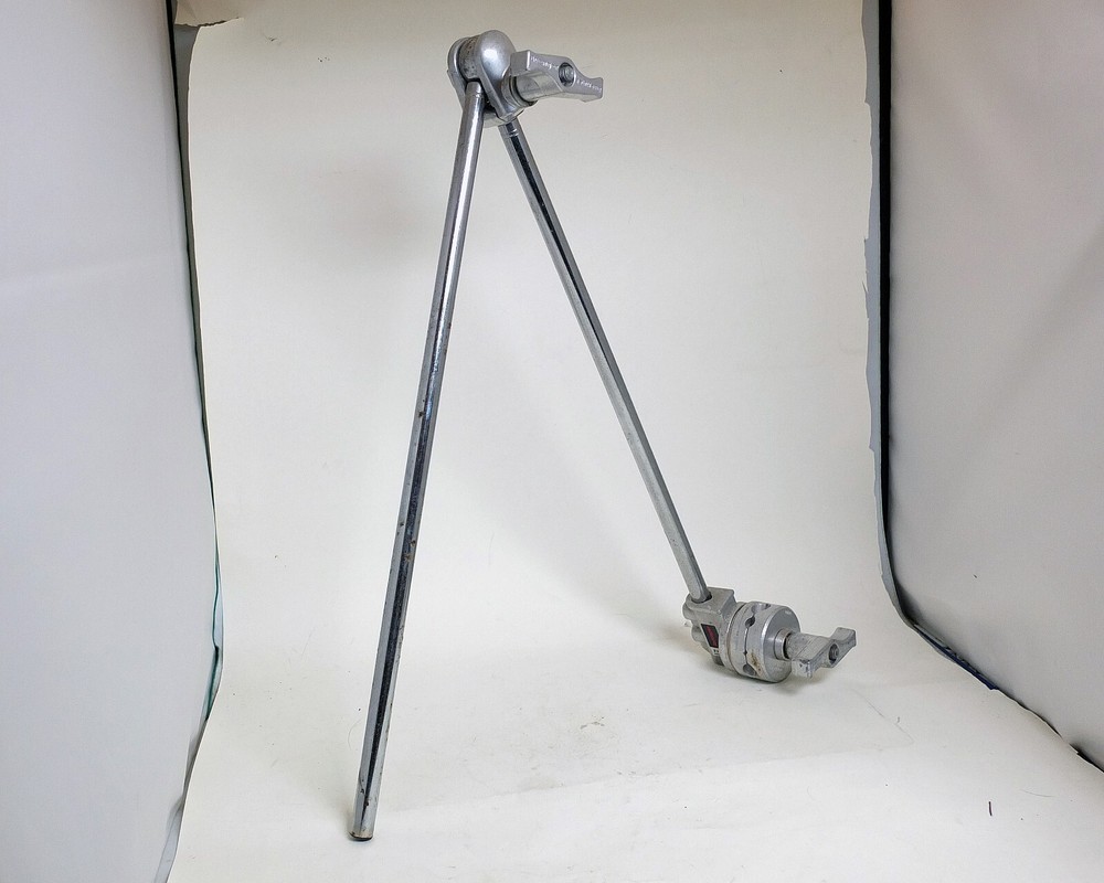 Avneger D550 Chrome Fun Grip Arm 42" Used