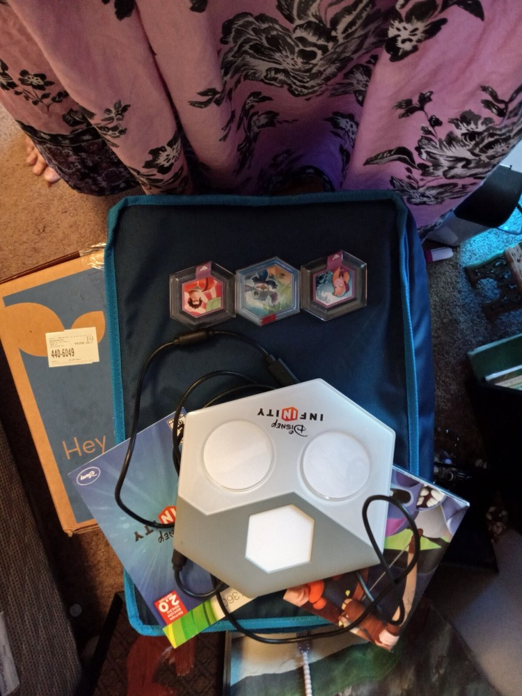Disney Infinity Xbox 360 Bundle 2.0 see description