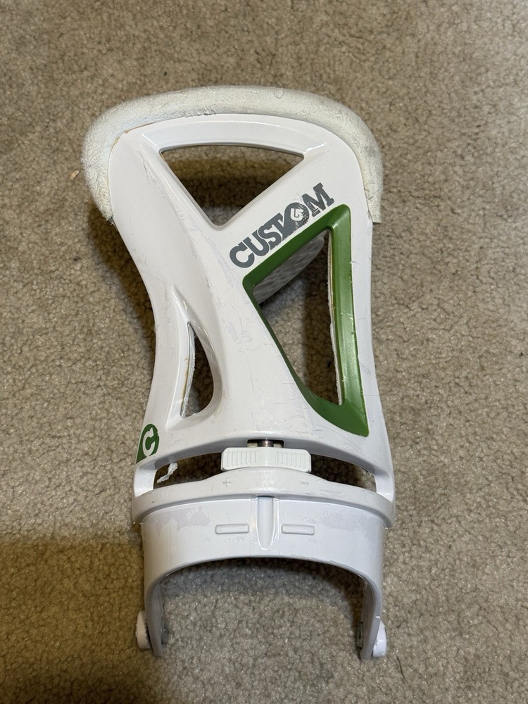 One Burton Custom Snowboard binding Right Hi Back High Medium White