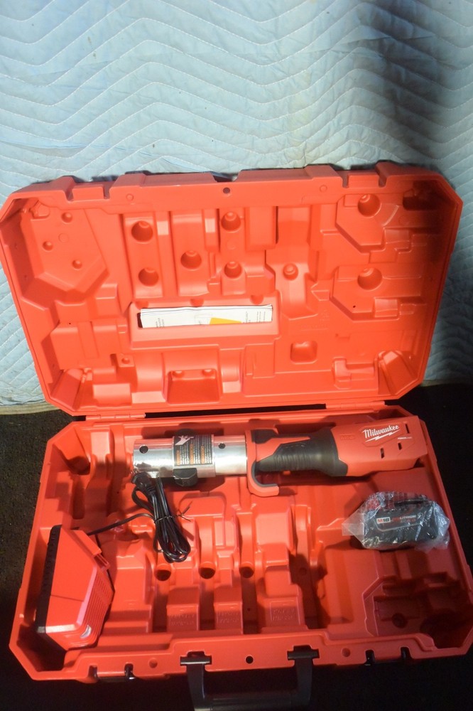 Milwaukee Press 2773-20L Long Throw Press Tool   CLEAN!!!!!!