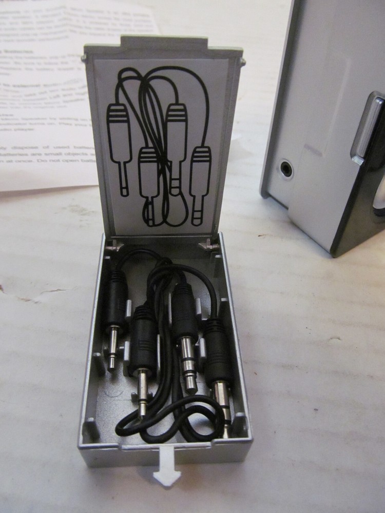 Xeos Micro Speakers Battery Powered Wired Connection, Silver