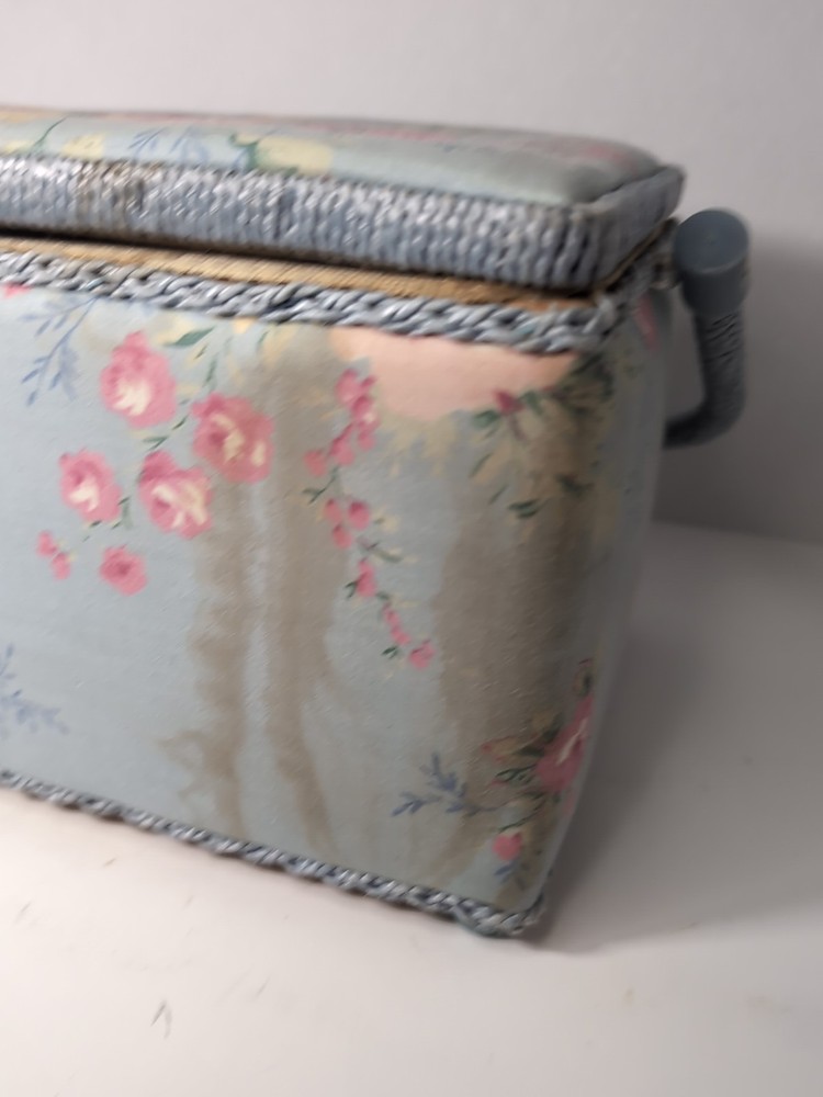 Vintage Sewing Box With Random Items Inside (A347)