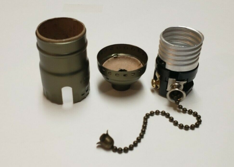 Pull Chain (On-Off) Medium Base Lamp Socket With Antique Brass Finish 48320AJB