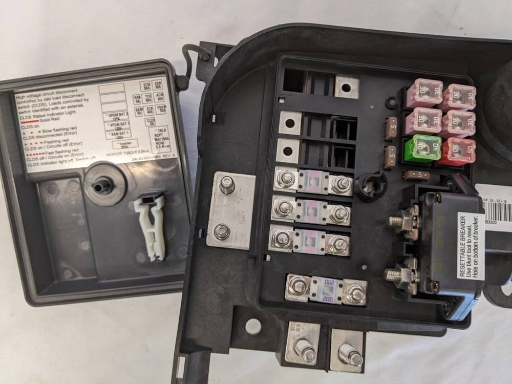 Freightliner Daimler Battery Cable Access Power Module - P/N A66-01882-007