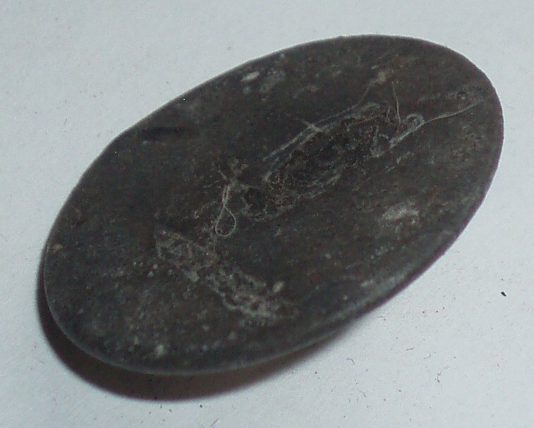 1823 - 1865 ANTIQUE SOLID PEWTER JACKET BUTTON W/ ST EDWARDS CROWN MAKER MARK