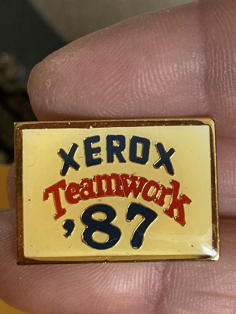 Xerox teamwork 1987 Lapel Pin K535
