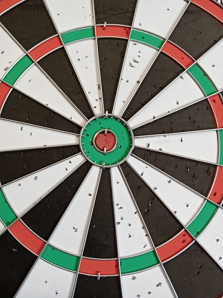 🤩 Double sided Dart Board Set with 6 darts.