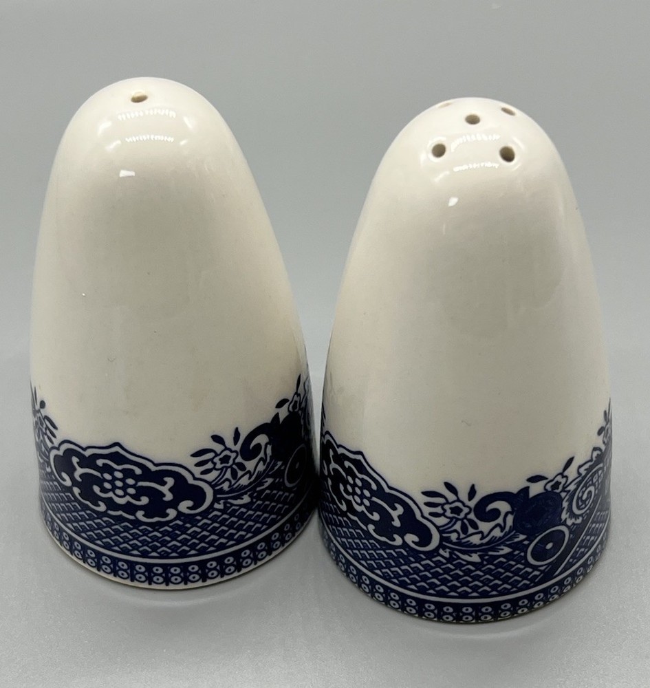 Blue Willow Salt & Pepper Shaker Set