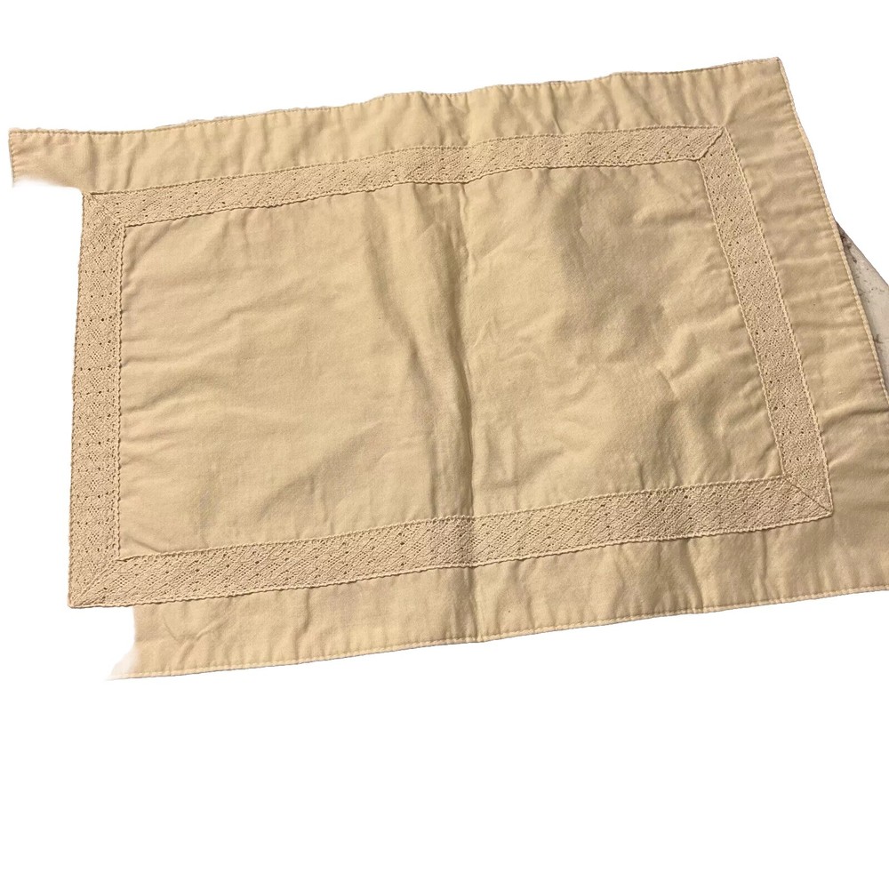 Vintage Table Runner And 4 Placemats