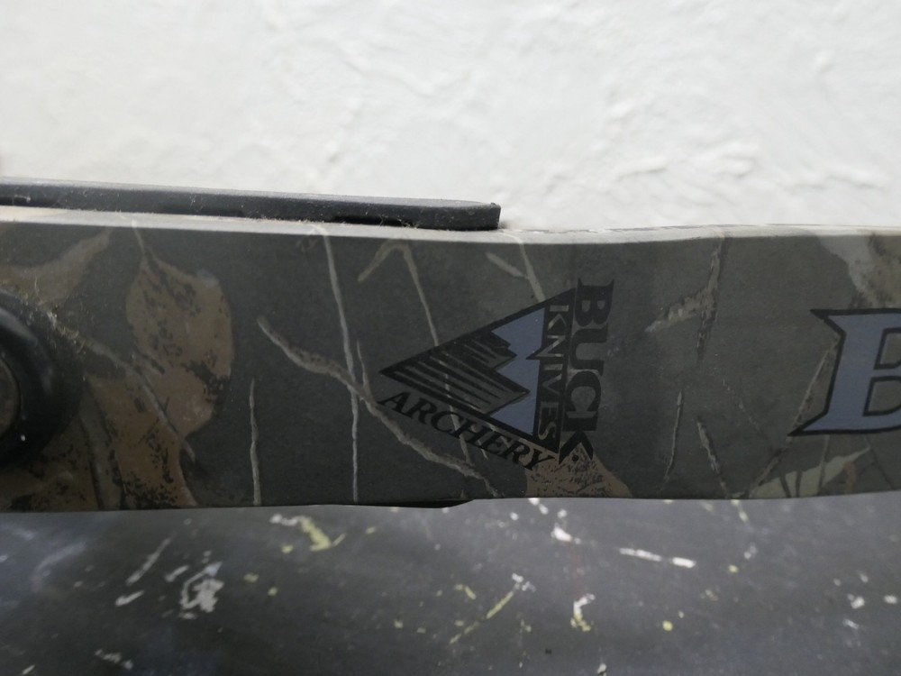 VINTAGE BUCK SABER COMPOUND BOW