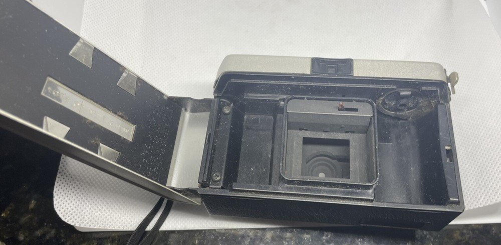 Kodak Instamatic 104 Camera