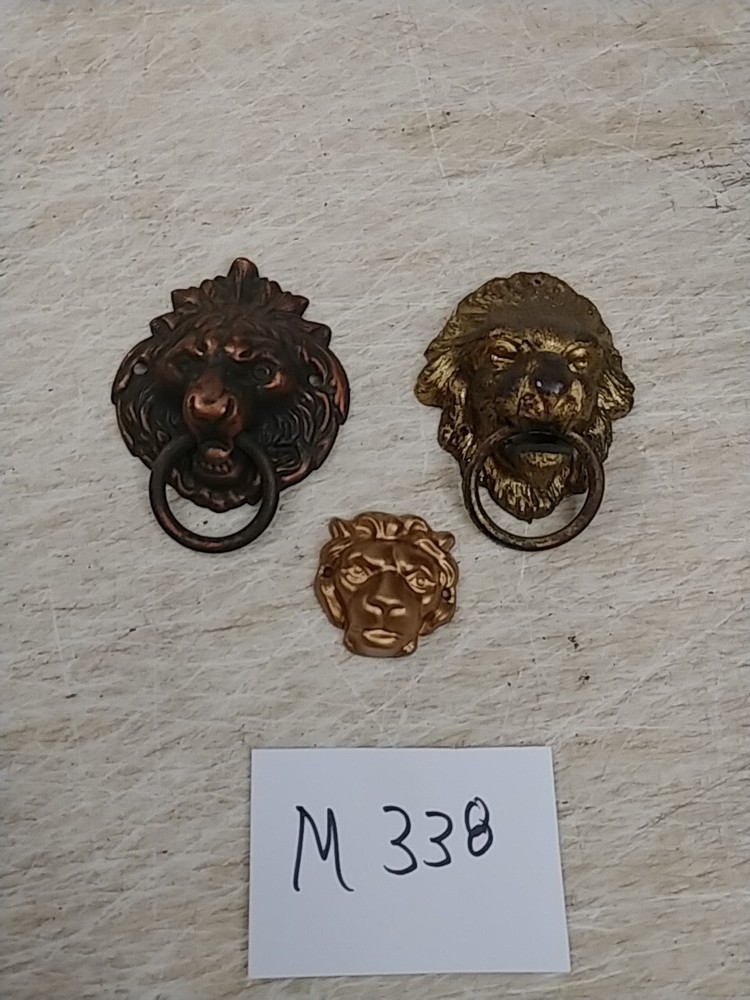 3 ASSORTED MANTLE CLOCK  LION'S HEADS SIDE DECORATIONS