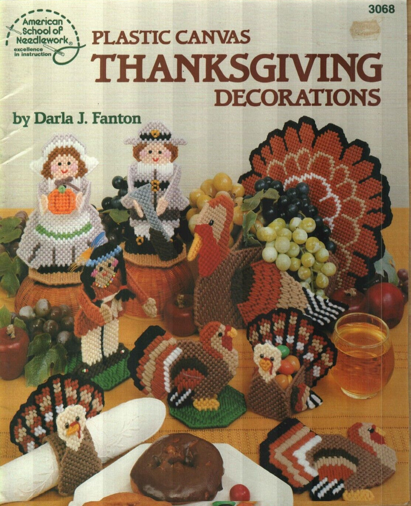 THANKSGIVING DECORATIONS TURKEYS & PILGRIMS PLASTIC CANVAS PATTERN BOOK