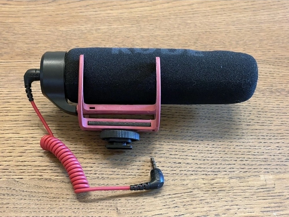 Rode Videomic Go Lightweight On-camera Microphone with Cable