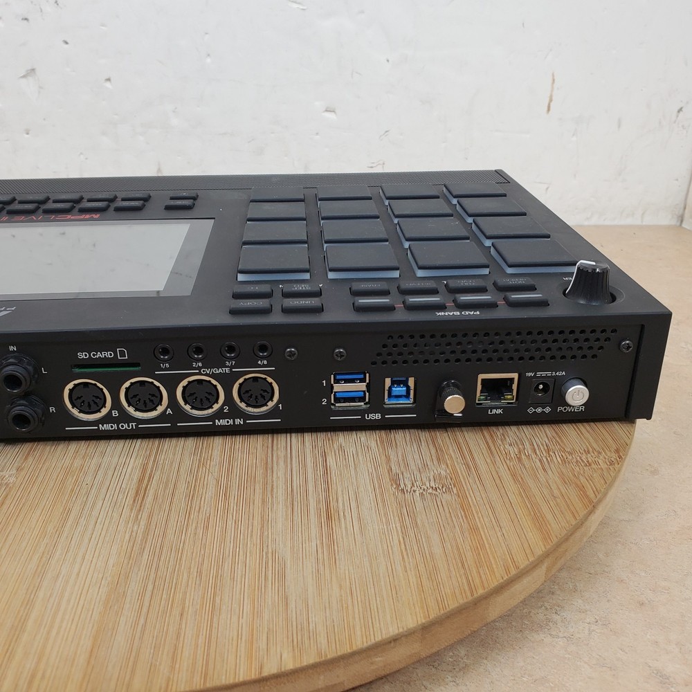 Akai Professional MPC Live II Standalone Sampler and Sequencer + Case
