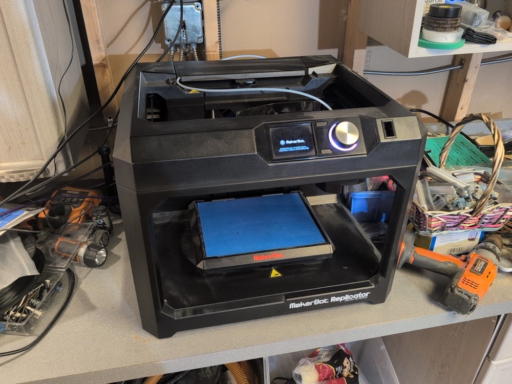 MAKERBOT Replicator 5th Gen 3D Printer With Smart Extruder Fully Functional