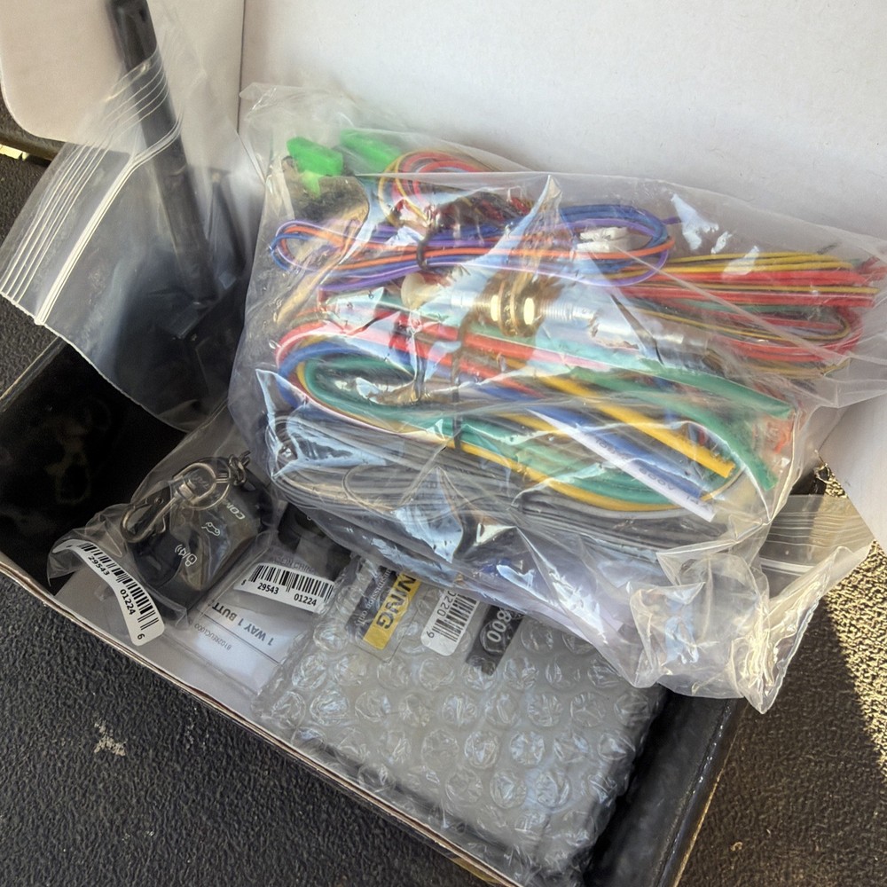 Compustar Cs800-s 1-way Remote Start With 2 4-button Remotes 1000 Feet Range