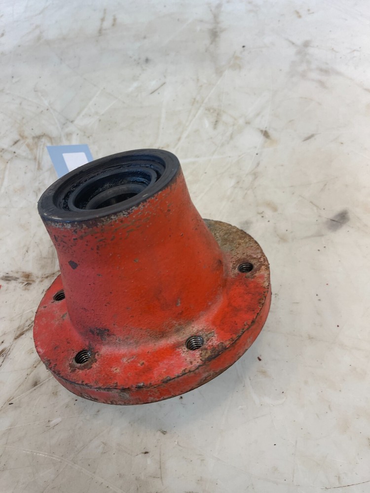 1982 Case 1190 Tractor Front Hub
