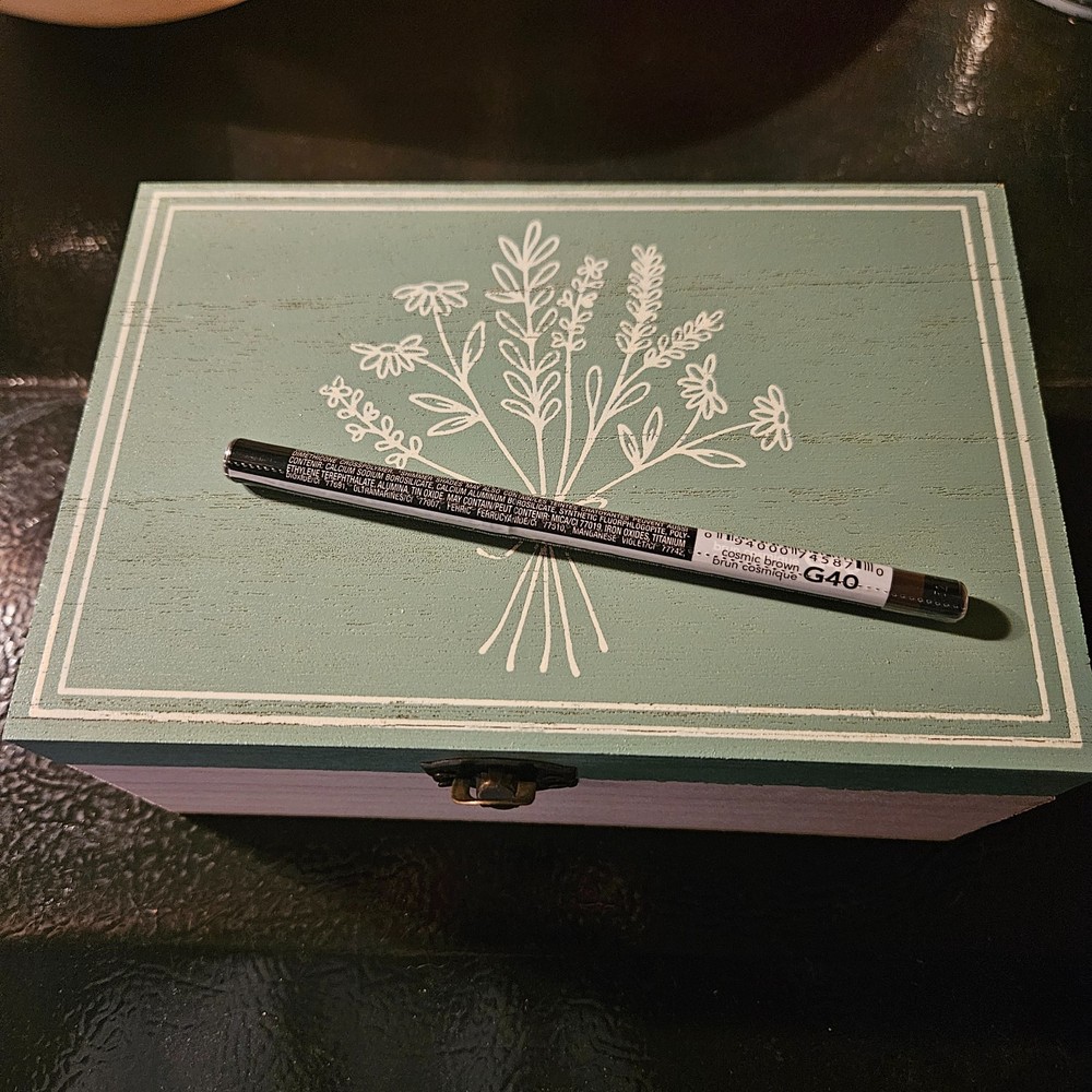 Avon Glimmersticks Eyeliner-Comic Brown