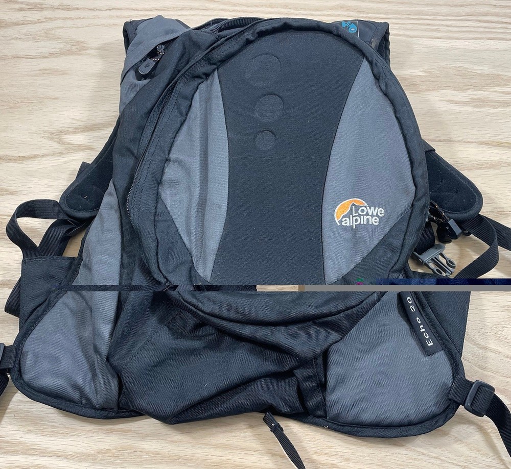 Lowe Alpine Echo 20 Daypack Backpack Black Waist Belt