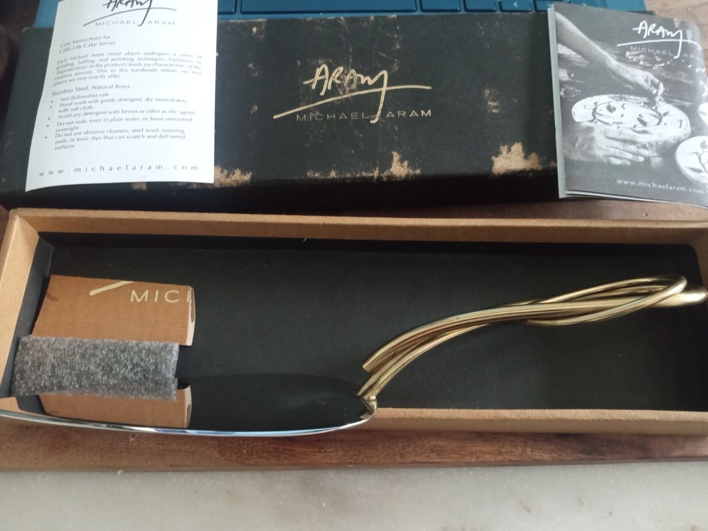 Calla Lily Stainless Steel Cake Server