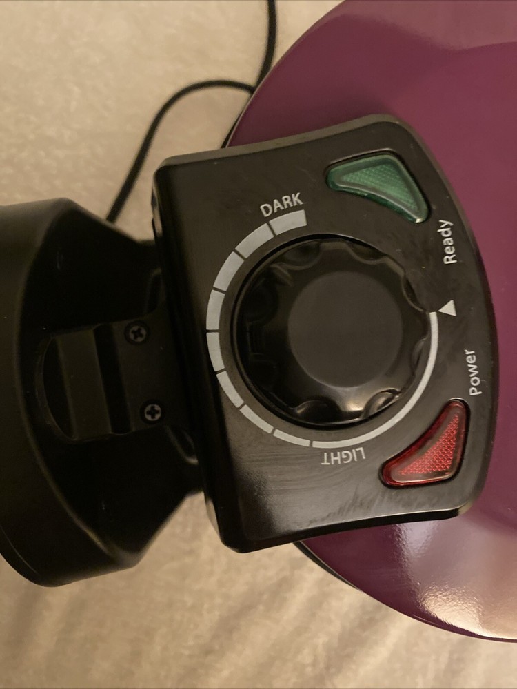 Cooks Essentials Rotating Waffle Maker Model 808