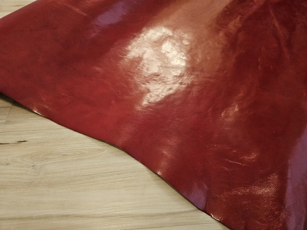 3-4oz RUBY RED FINISHED VEG TAN LEATHER HIDE SINGLE SHOULDER SHEET, PANEL 7+sqf