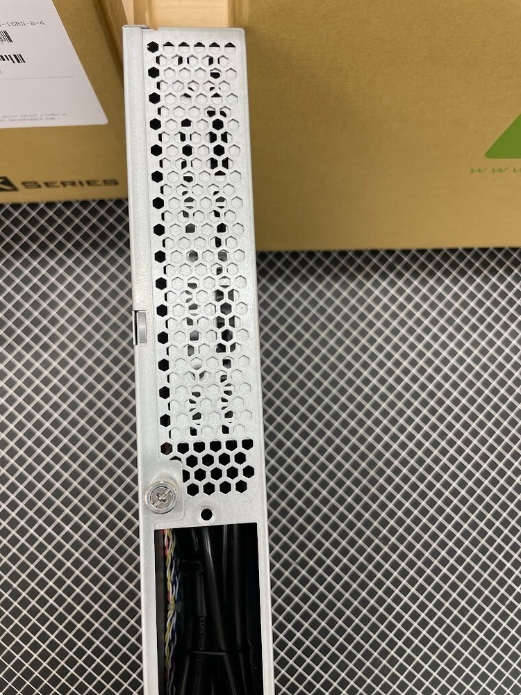 IN-WIN IW-RF100S-S265 barebones