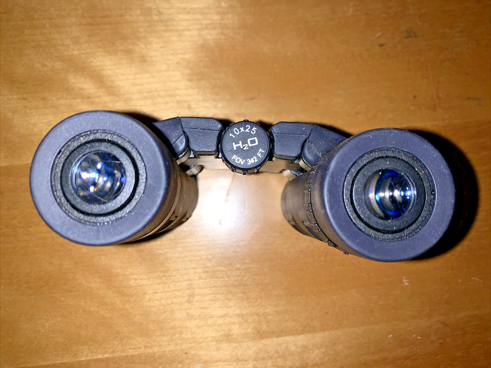 Bushnell H20 Binoculars (Store Display)