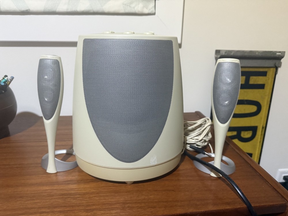 Harman/Kardon Model HK695-01 Computer Subwoofer & Speakers