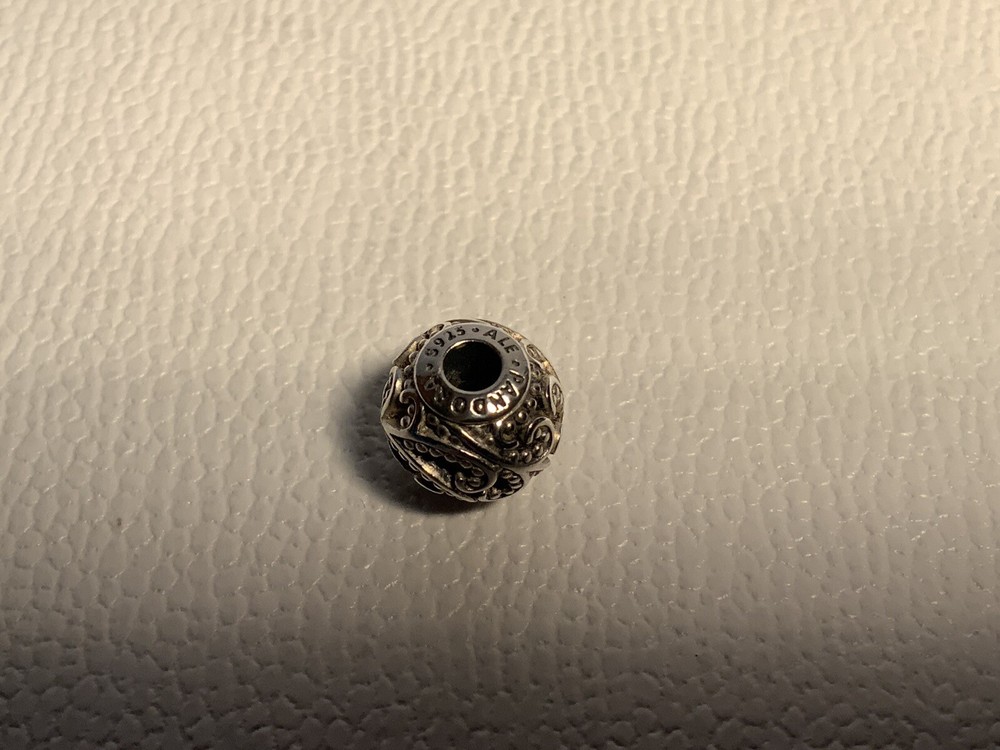 Pandora Essence Freedom Charm