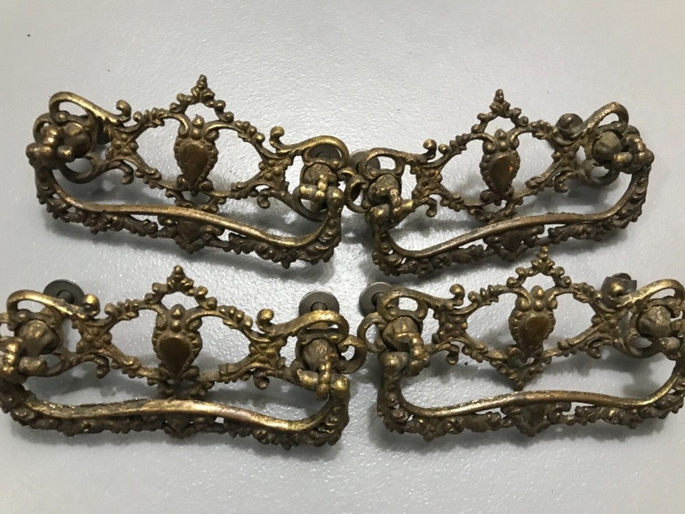 Extremely RARE VICTORIAN SET “SUPER ORNATE’”Original FANCY Priced per pull.